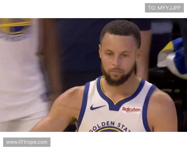 原创4连败！勇士17分大胜爵士，库里一战创NBA三大神迹，乔治空砍28+7